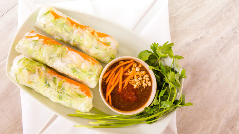 Essence of saigon express - veggie salad rolls - 003